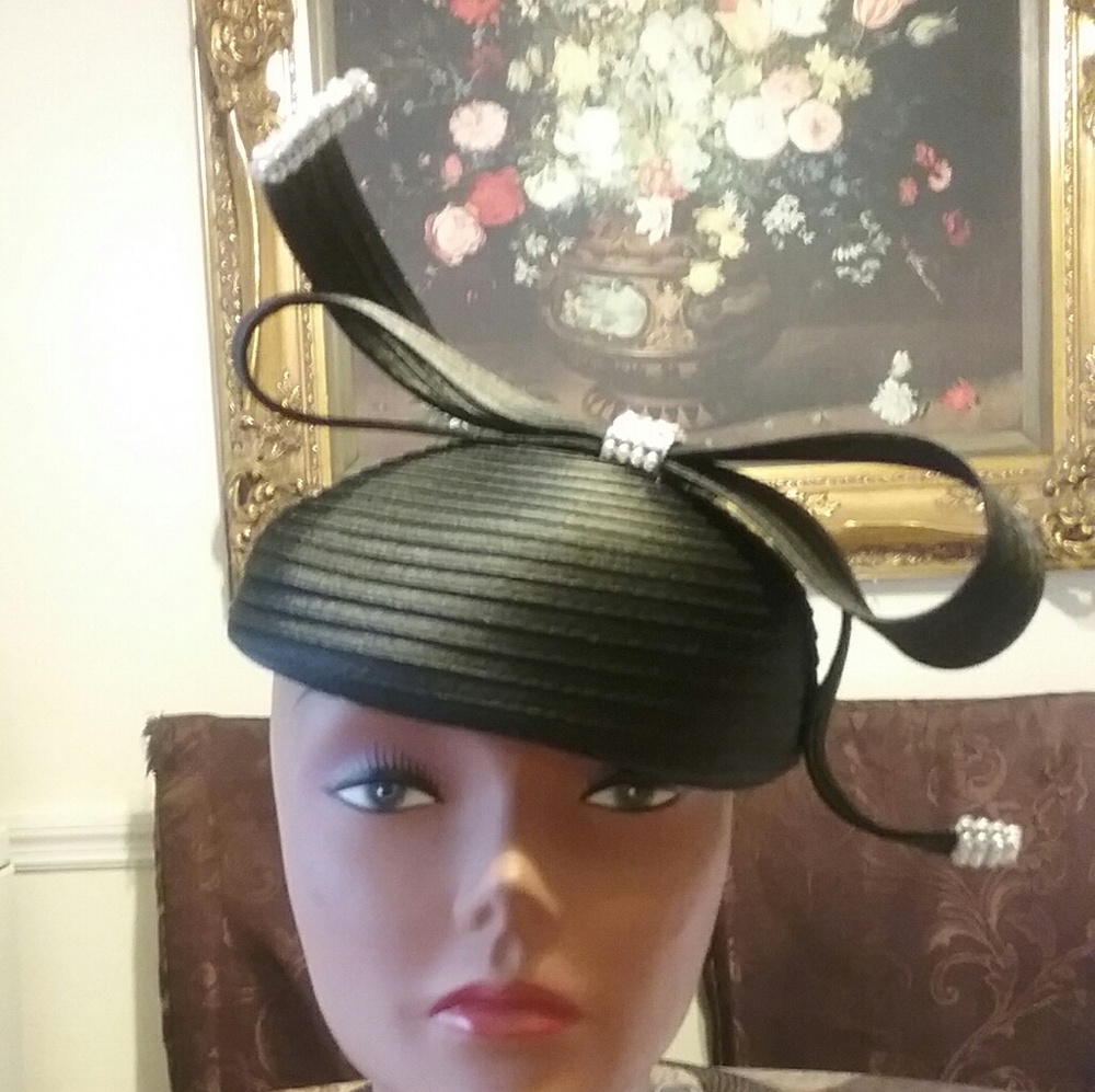 Black satin pillbox dress hat, nwt